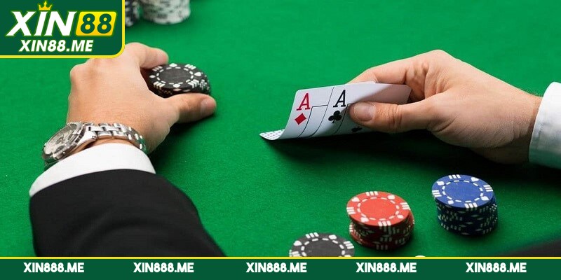 Xì tố là một trò chơi kết hợp giữa yếu tố may rủi cùng tư duy chiến lược